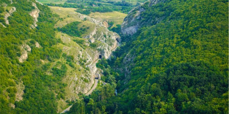 Nestvarna priroda u ovom delu Srbije upotpunjena je i brojnim manastirima