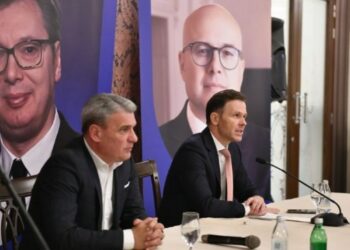 Milun Todorović i Siniša Mali iz Čačka poručili svima: Srbija ne sme da stane!