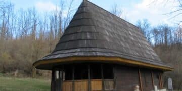 Crkva brvnara u Darosavi: Svedok burne prošlosti i dragulj srpske sakralne arhitekture