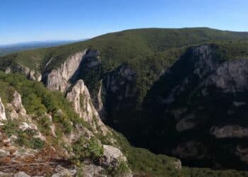 Lazareva pećina i kanjon: Geološko čudo Srbije