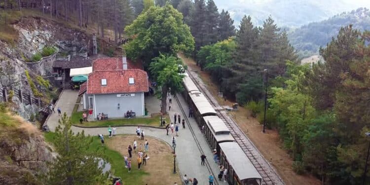 Nostalgija na šinama: Nezaboravna vožnja Šarganskom osmicom
