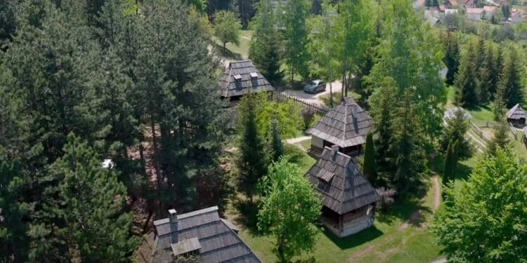 Od vajata do muzeja: Fascinantno selo Sirogojno