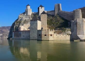 Neosvojivi biser na Dunavu: Golubačka tvrđava