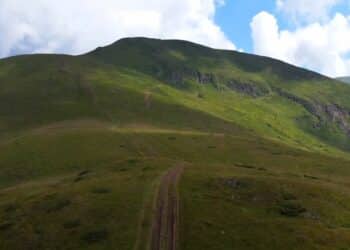 Planinarska avantura na Midžoru – Nezaboravan pogled sa krova Srbije