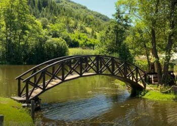 Prirodna oaza Kopaonika: Tajanstveno Semeteško jezero