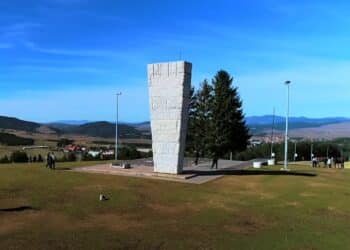 Vasko Popa na belom kamenu: Simbolika spomen obeliska na Zlatiboru