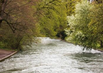 Od planinskih visina do pitomih ravnica: reka Lab