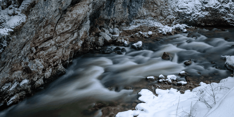 Očaravajuće zimske boje Mlave i Krupajskog vrela