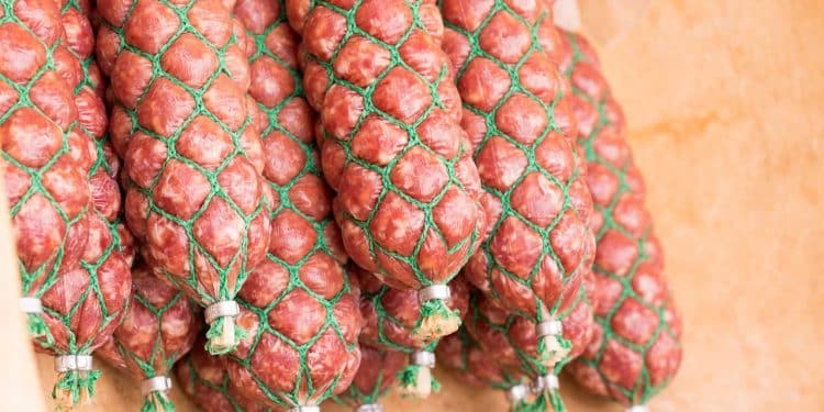 Miris tradicije na obalama Tise: Sutra počinje Klobasafest 2025