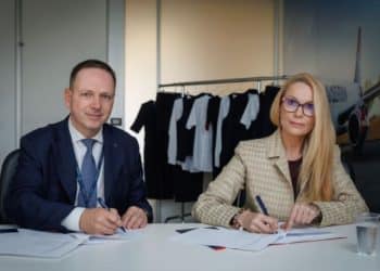 Er Srbija i „Obučena za uspeh” zajedno u kampanji „Kao avion snažna i odvažna”