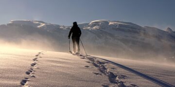 Božić na krovu istočne Srbije: tradicionalni uspon na Rtanj 10.januara